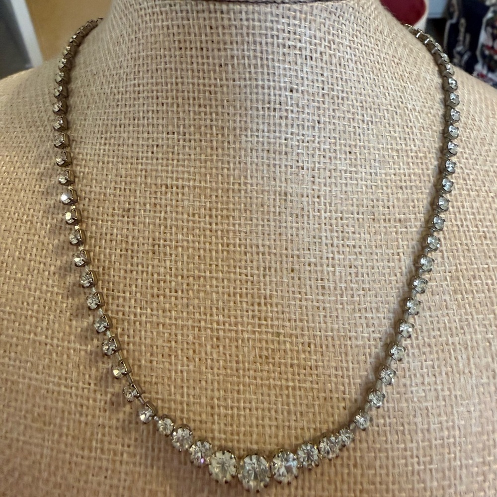 Elegant Vintage‎ Silver Rhinestone Necklace
